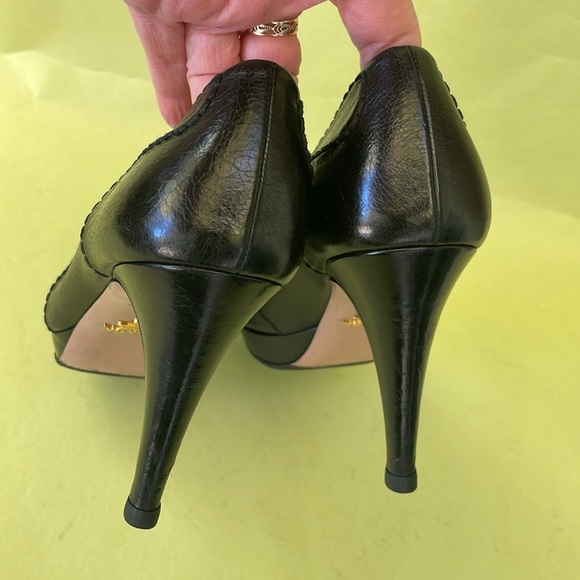 Vintage black Prada leather heels - Picture 12 of 15